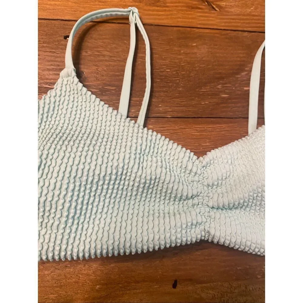 H&M size 6 soft green bikini top swimwear